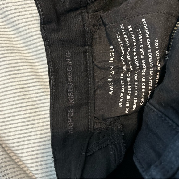 American Eagle Black Skinny Jeans - Picture 2 of 3